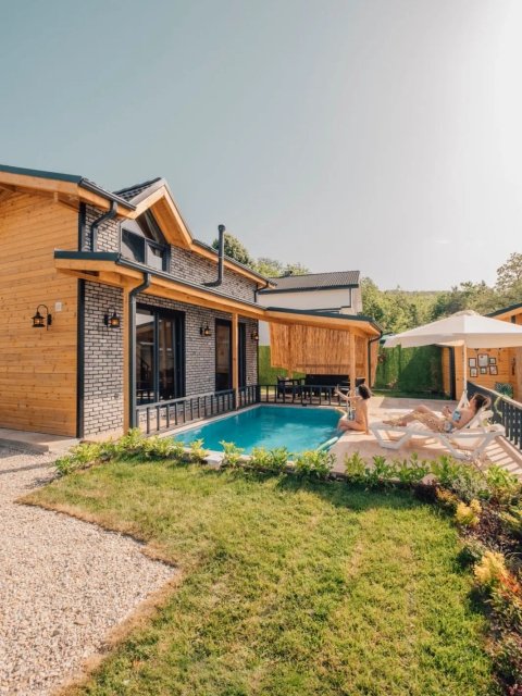 T101 Göl Manzaralı Tiny House bungalov görünümü